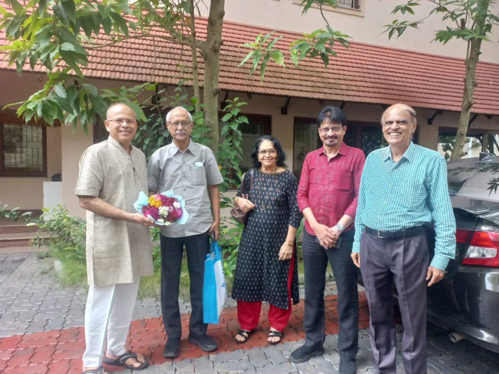 Jnanapeeta Awardee Sri Damodar Mauzo Visits World Konkani Centre
