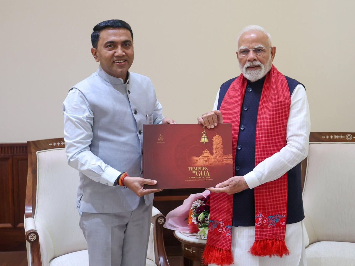 Goa CM Pramod Sawant Gifts Temples of Goa to PM Modi at World Konkani Centre